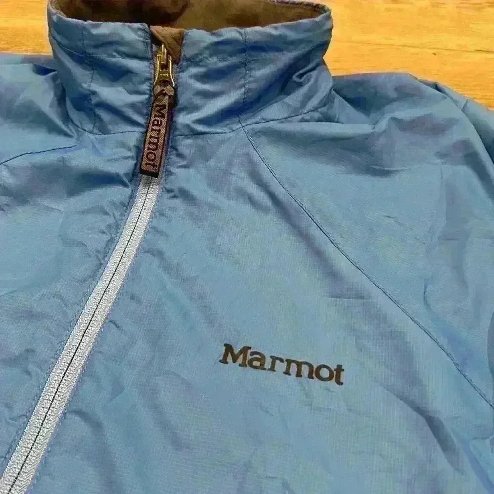 MARMOT Women’s Jacket Size M in Excellent Condition